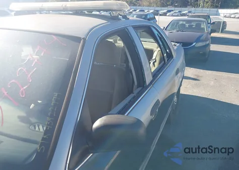 2005 Ford Crown Victoria Police z USA, uszkodzony, nr VIN 2FAHP71W15X120494